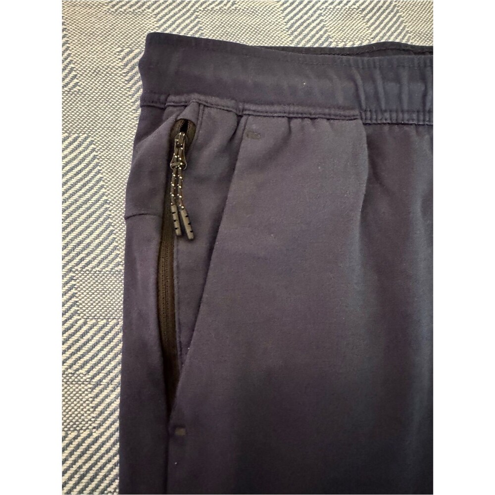 Men's Navy Athletic Drawstring Performance Shorts - Picture 2 of 5